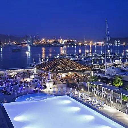 Botel Madyson Sailing