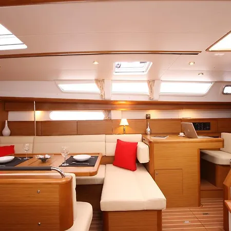 Madyson Sailing