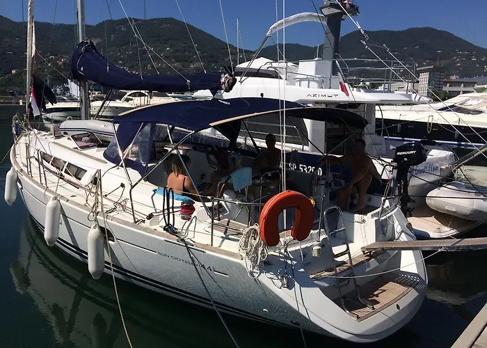 麦迪逊风帆船屋 *